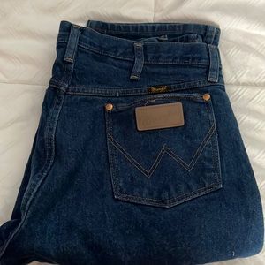 Like new wranglers. Maybe worn once. No tears or worn places.